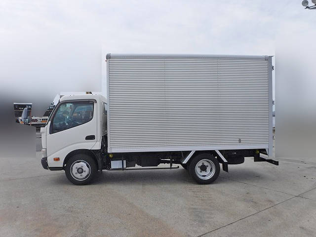 トヨタトヨエースアルミバン小型（2t・3t）[写真03]