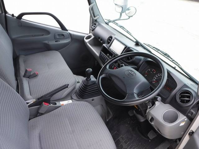 トヨタトヨエースアルミバン小型（2t・3t）[写真08]