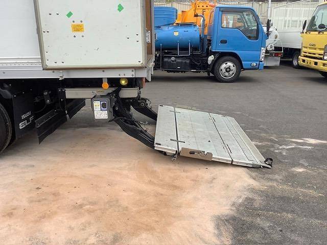 いすゞエルフパネルバン小型（2t・3t）[写真27]