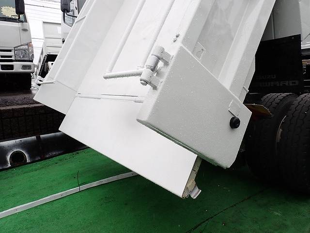 いすゞフォワードダンプ中型（4t）[写真20]