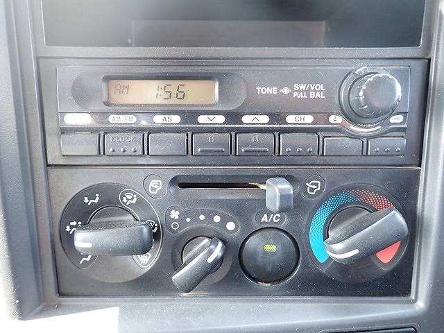 いすゞフォワードダンプ中型（4t）[写真30]