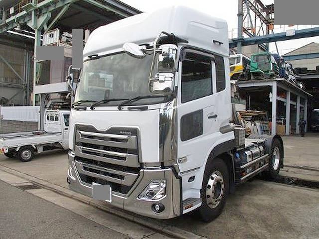 UDトラックスクオントレーラーヘッド（トラクターヘッド）大型（10t）[写真01]