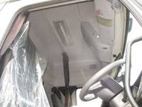 UDトラックスクオントレーラーヘッド（トラクターヘッド）大型（10t）[写真16]