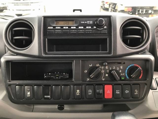 トヨタトヨエースアルミバン小型（2t・3t）[写真18]