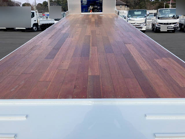 三菱ふそうファイターセルフクレーン4段増トン（6t・8t）[写真11]