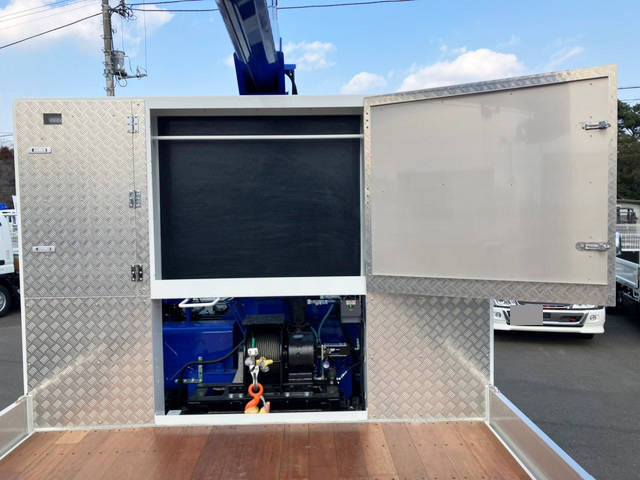 三菱ふそうファイターセルフクレーン4段増トン（6t・8t）[写真05]