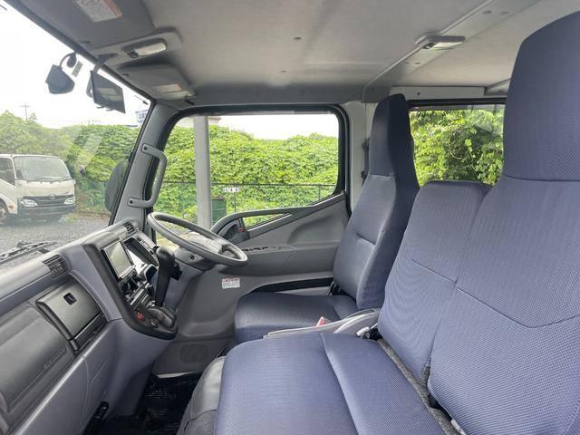 三菱ふそうキャンターガッツダブルキャブ（Wキャブ）小型（2t・3t）[写真26]