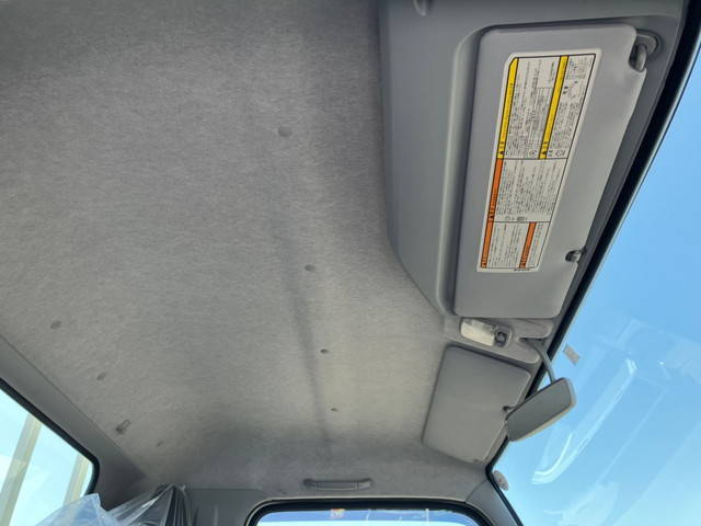 三菱ふそうキャンター平ボディ小型（2t・3t）[写真18]