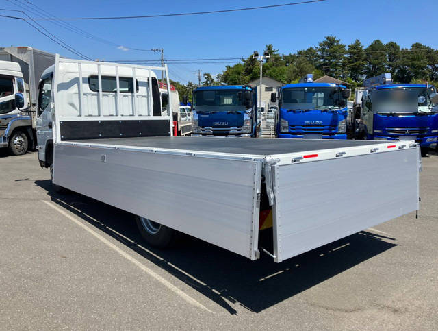 三菱ふそうキャンター平ボディ小型（2t・3t）[写真31]