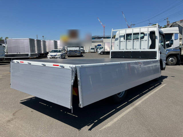 三菱ふそうキャンター平ボディ小型（2t・3t）[写真32]