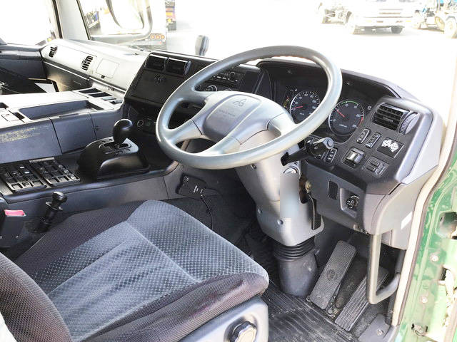 三菱ふそうスーパーグレートアルミウイング大型（10t）[写真31]