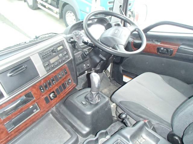 日野プロフィアトレーラーヘッド（トラクターヘッド）大型（10t）[写真07]