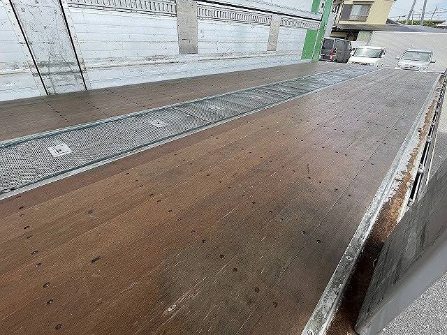 三菱ふそうスーパーグレートアルミウイング大型（10t）[写真11]