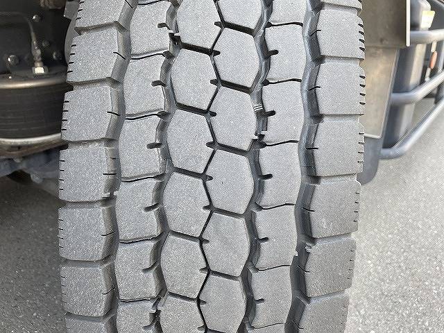 三菱ふそうスーパーグレートアルミウイング大型（10t）[写真21]