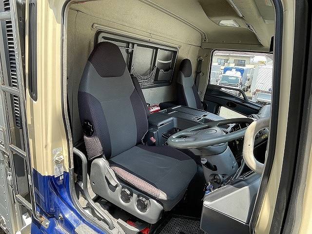 三菱ふそうスーパーグレートアルミウイング大型（10t）[写真24]