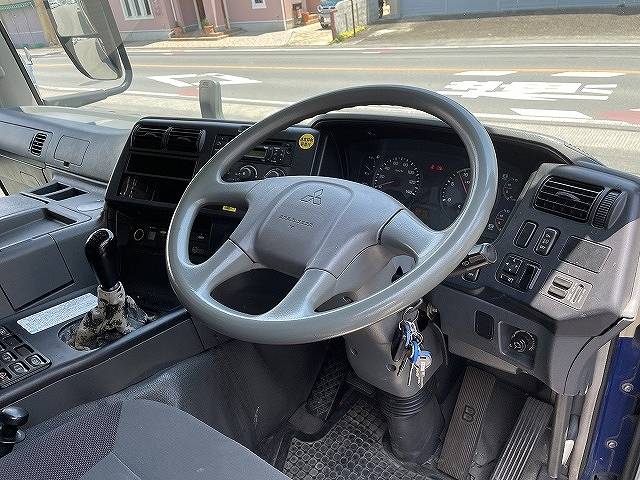 三菱ふそうスーパーグレートアルミウイング大型（10t）[写真26]