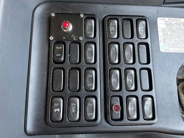 三菱ふそうスーパーグレートアルミウイング大型（10t）[写真28]