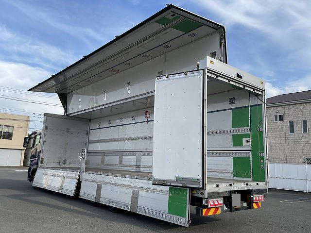 三菱ふそうスーパーグレートアルミウイング大型（10t）[写真10]