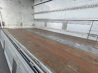 三菱ふそうスーパーグレートアルミウイング大型（10t）[写真12]