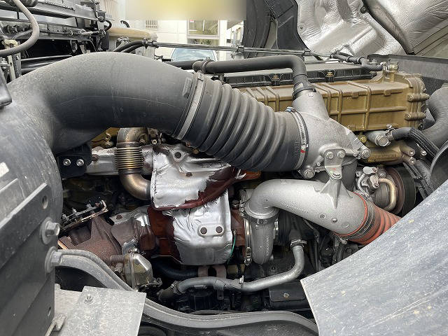 三菱ふそうスーパーグレートアルミウイング大型（10t）[写真16]