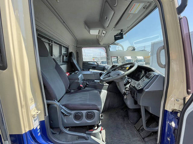 三菱ふそうスーパーグレートアルミウイング大型（10t）[写真24]