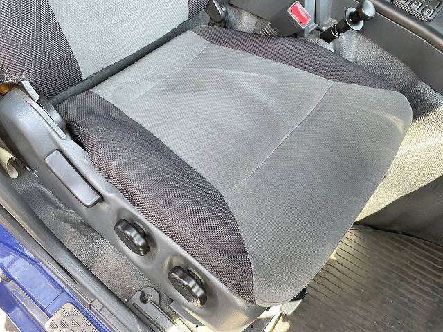 三菱ふそうスーパーグレートアルミウイング大型（10t）[写真26]