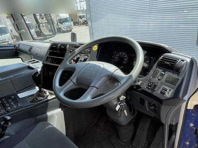 三菱ふそうスーパーグレートアルミウイング大型（10t）[写真27]