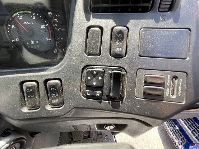 三菱ふそうスーパーグレートアルミウイング大型（10t）[写真29]