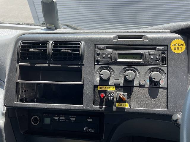 三菱ふそうスーパーグレートアルミウイング大型（10t）[写真31]