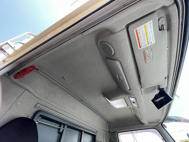 三菱ふそうスーパーグレートアルミウイング大型（10t）[写真37]