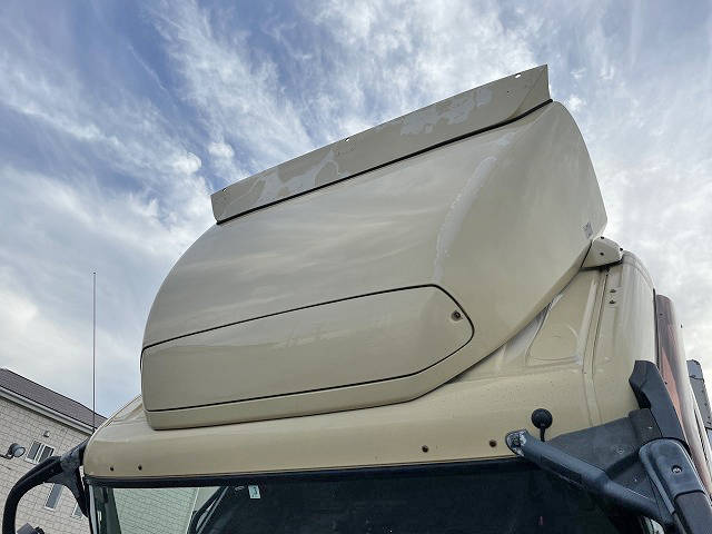 三菱ふそうスーパーグレートアルミウイング大型（10t）[写真38]