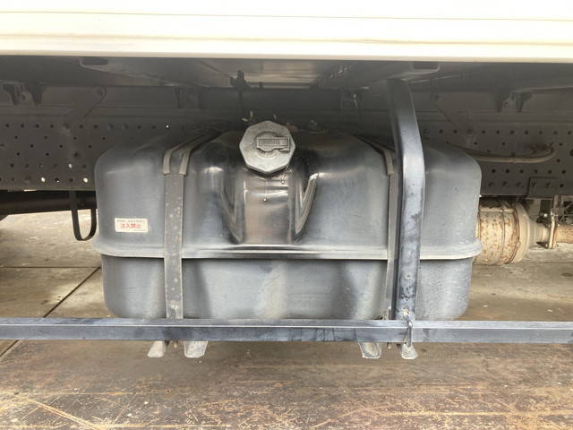 いすゞエルフアルミバン小型（2t・3t）[写真17]