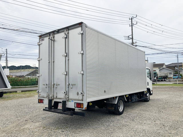 いすゞエルフアルミバン小型（2t・3t）[写真02]