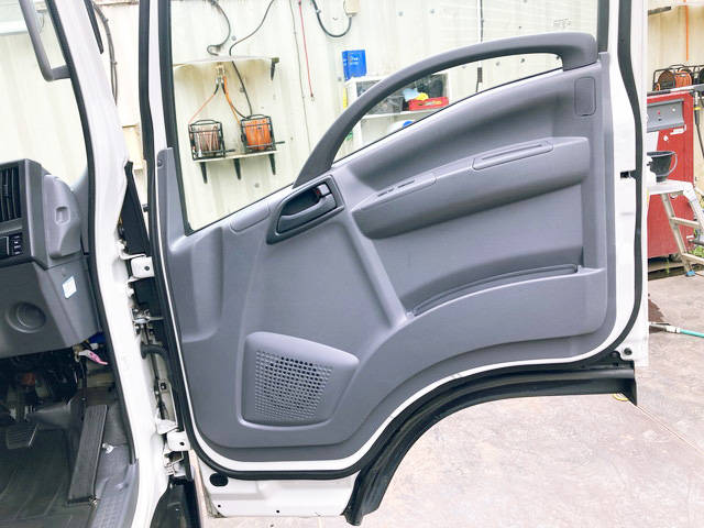 いすゞエルフアルミバン小型（2t・3t）[写真27]