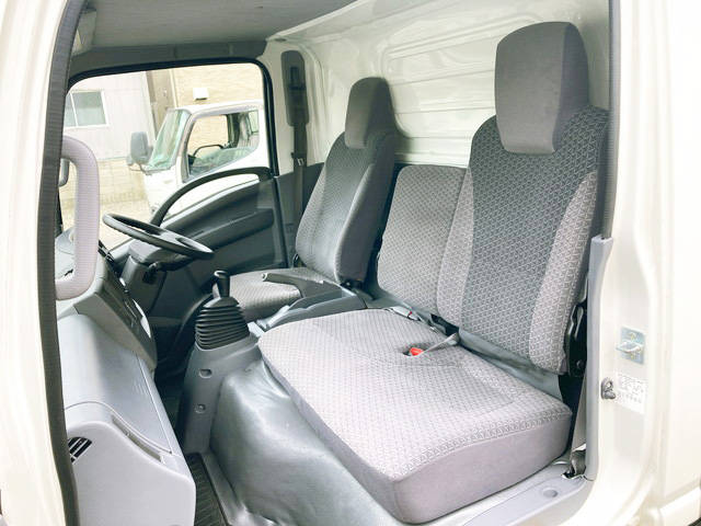 いすゞエルフアルミバン小型（2t・3t）[写真28]