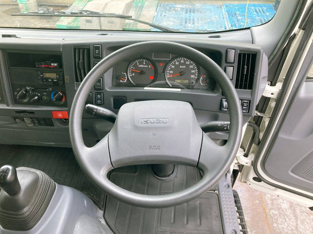 いすゞエルフアルミバン小型（2t・3t）[写真33]