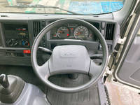 いすゞエルフアルミバン小型（2t・3t）[写真33]