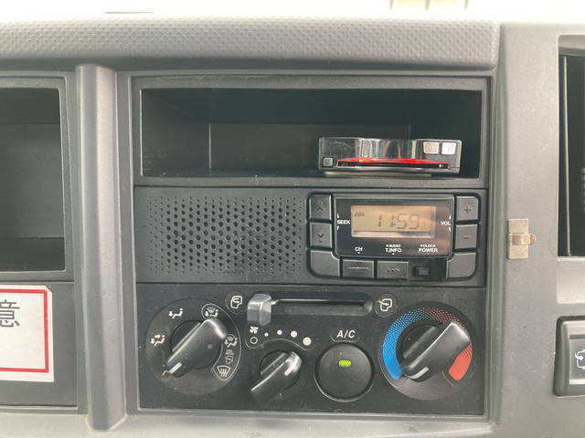 いすゞエルフアルミバン小型（2t・3t）[写真36]