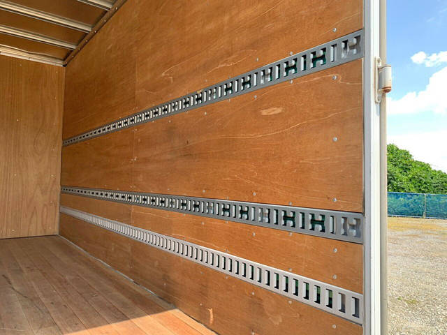 三菱ふそうキャンターアルミバン小型（2t・3t）[写真11]