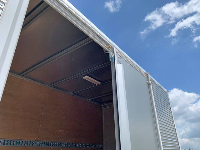 三菱ふそうキャンターアルミバン小型（2t・3t）[写真15]