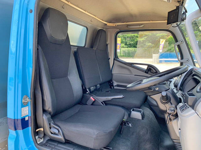 三菱ふそうキャンターアルミバン小型（2t・3t）[写真28]