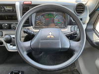 三菱ふそうキャンターアルミバン小型（2t・3t）[写真32]