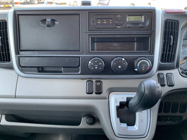 三菱ふそうキャンターアルミバン小型（2t・3t）[写真36]