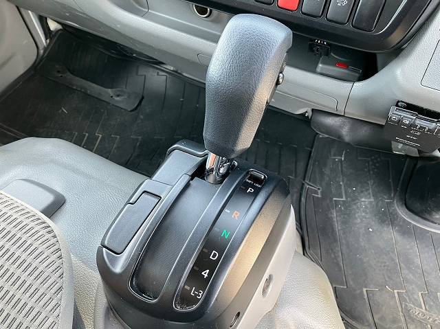 日野デュトロアルミバン小型（2t・3t）[写真12]