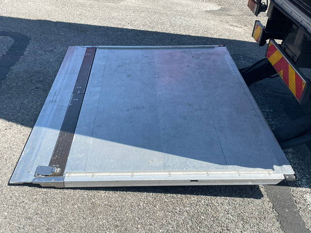 日野デュトロアルミバン小型（2t・3t）[写真11]