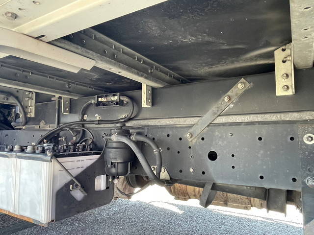 日野デュトロアルミバン小型（2t・3t）[写真28]