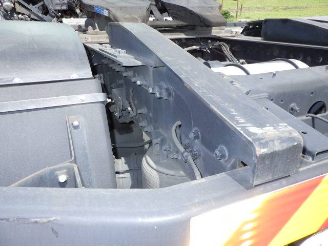 日野プロフィアトレーラーヘッド（トラクターヘッド）大型（10t）[写真12]