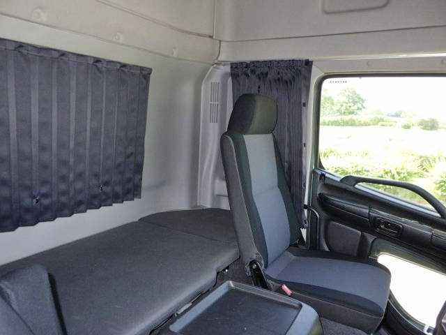 日野プロフィアトレーラーヘッド（トラクターヘッド）大型（10t）[写真23]