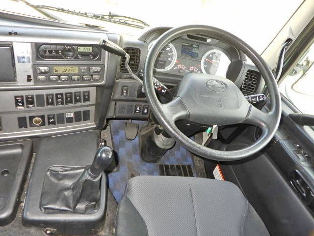 日野プロフィアトレーラーヘッド（トラクターヘッド）大型（10t）[写真24]