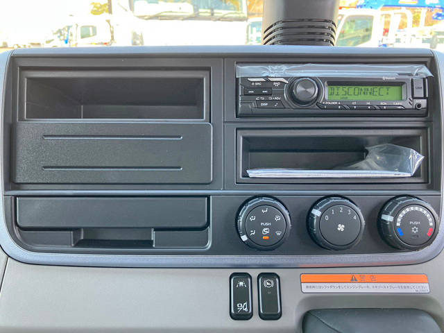 三菱ふそうキャンターアルミウイング小型（2t・3t）[写真35]